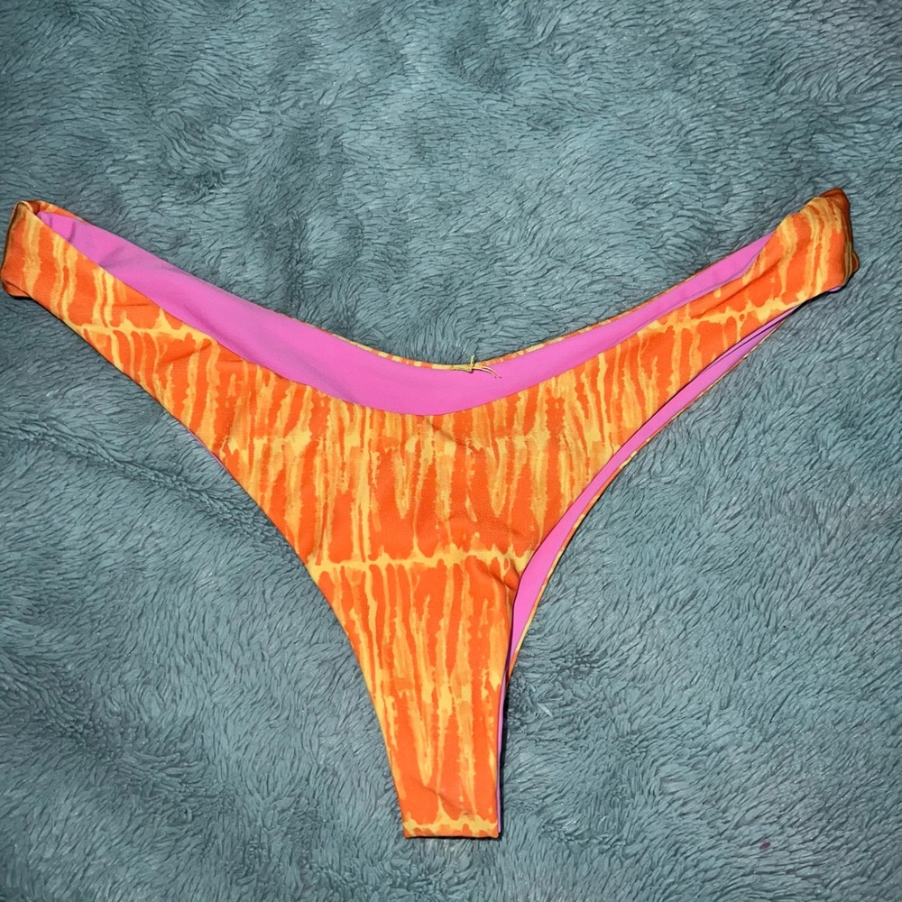 Orange tie dye vees